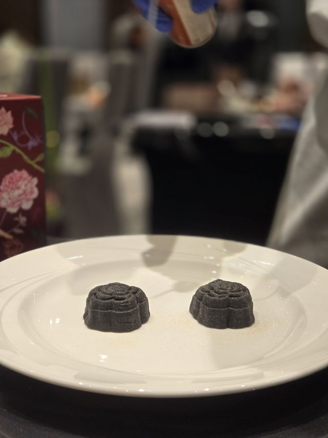 精緻美味的月餅及朱古力