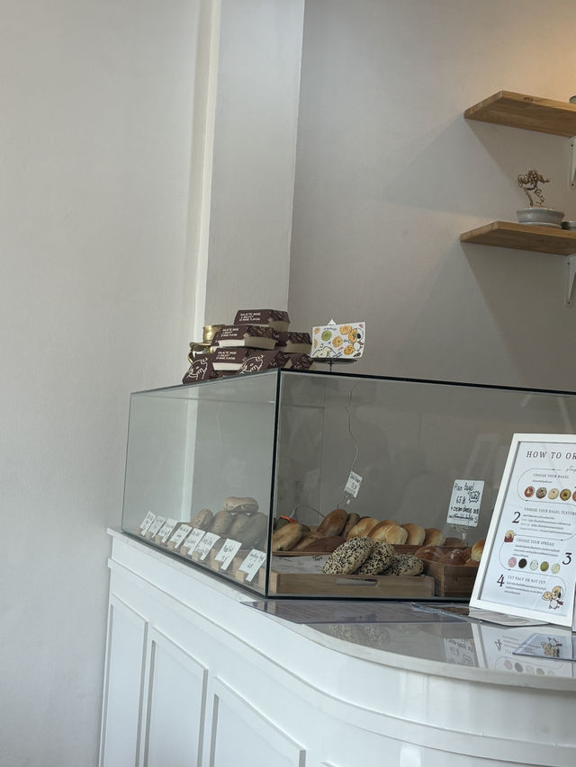 Galactic Bagels ชลบุรี