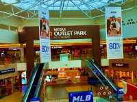 Sepang Itinerary | Cars, Shopping & Airport Stay