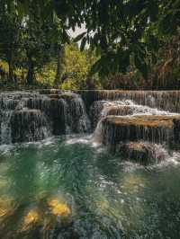 💧 꽝시폭포 — 자연이 직접 빚어낸 푸른 장면 