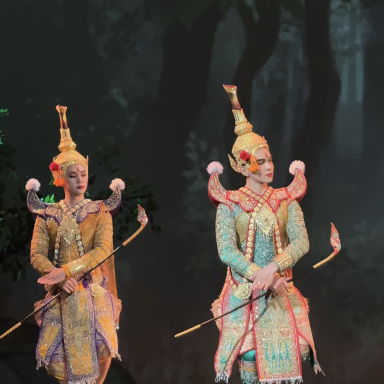 サラ・チャルンクルンでコーン（タイ伝統仮面舞踊劇）「ハヌマーン編