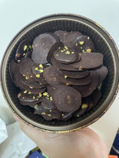 香港に行って香港製のお土産を買おう ― ピスタチオ入りココアクリスプ