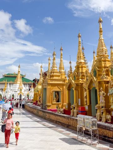 瑞光大金塔：信仰的金色巨塔✨｜Trip.com 皎德達