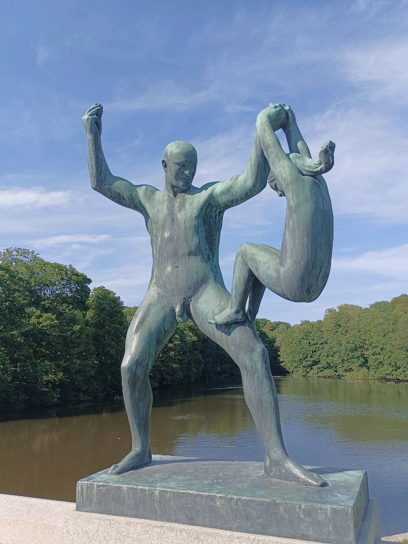 人体（彫刻）の神秘展！オスロのヴィーゲラン彫刻公園。 | Trip.com オスロ
