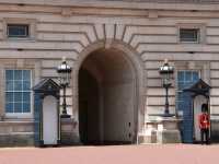 Buckingham Palace: Witness to Royalty and Dreams