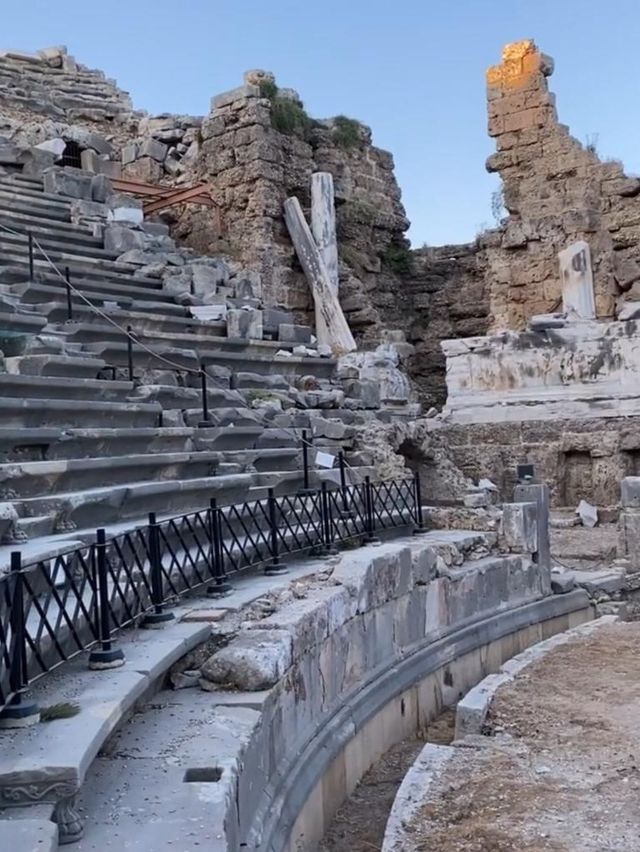 Impressive Gladiator Amphitheater!