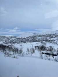 【挪威縮影火車必乘搭：沿途雪白美景十分美！】