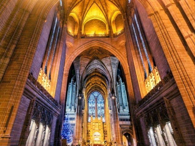 Discover Liverpool: England's historic hoom city