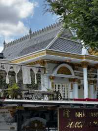 Ho Chi Minh: the capital, do it by bus 