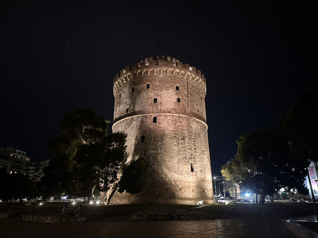 Thessaloniki evening waterfront stroll 