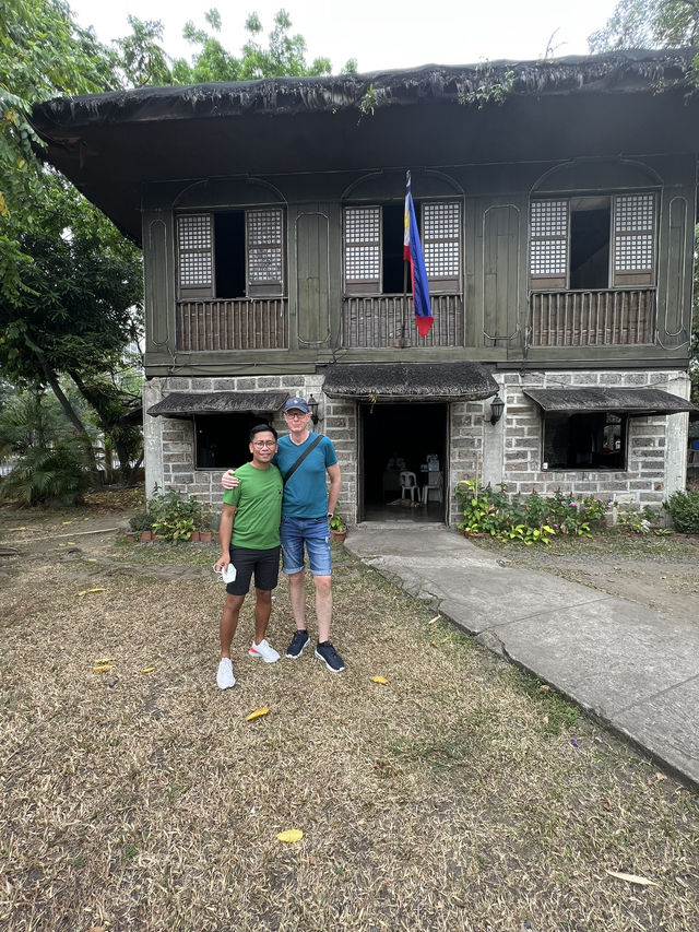Walking tour to Manila's finest spots! 🇵🇭