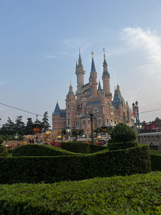 🏰✨ Shanghai Disney Resort – Where Magic Meets the Future! 🇨🇳🎢