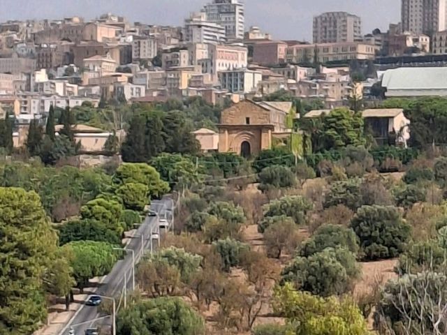 Agrigento’s Rich History: Tips & Tricks to Explore 🏛️🌄