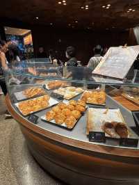 Самый большой Starbucks Shanghai