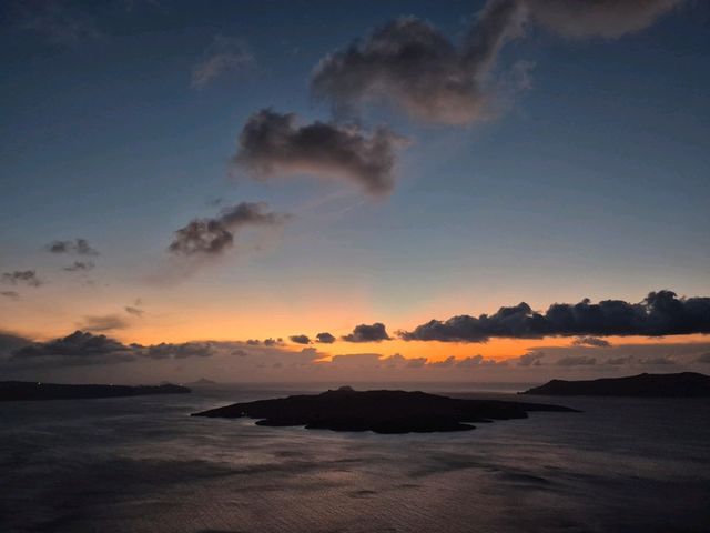 💙🌴 Santorini on a Budget: How to Enjoy the Island Without Overspending