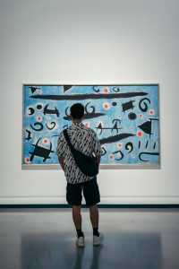 一直很喜歡西岸美術館的感覺，不管是館內的展還是沿著江邊的風景，都可以讓我在這裡放鬆一下午