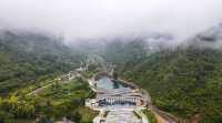 壺山溫泉旅遊度假區坐落於青山綠水之間，海拔在1000米以上，常年綠意籠罩