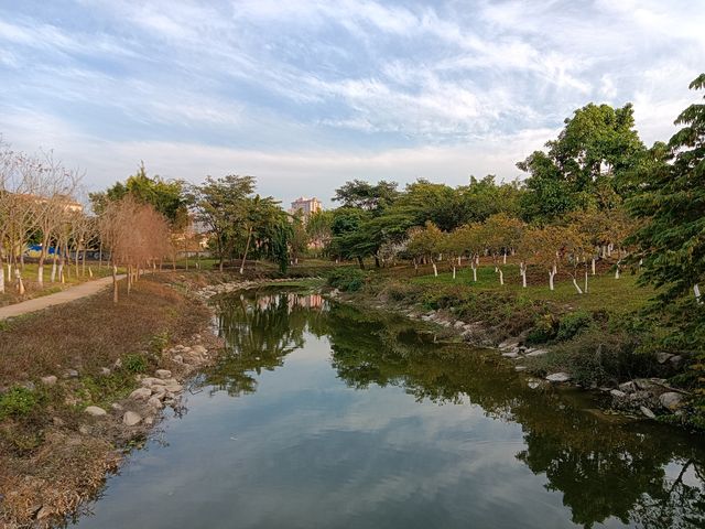 弄莫湖公園