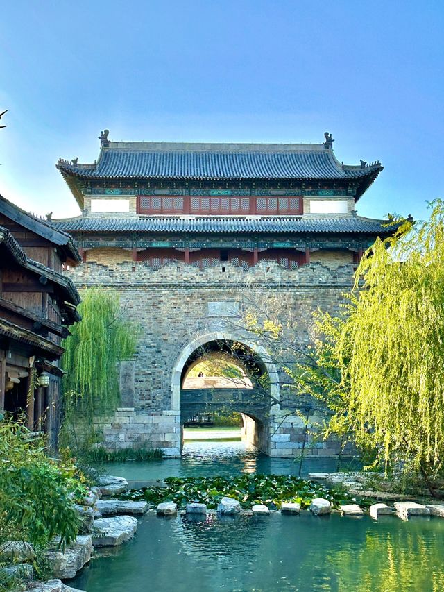 在濟南走一種很新的泉水古城walk附路線