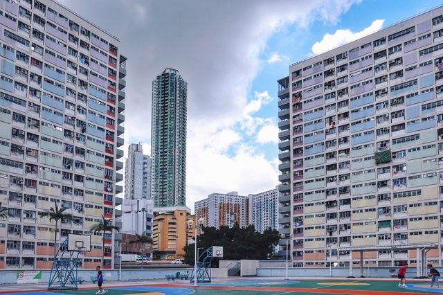 香港新晋網紅打卡地，彩虹村色彩撲面而來