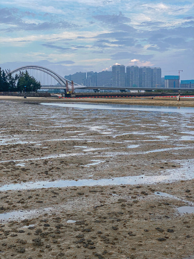 雨後的沙灘意外遇上最後的晚霞