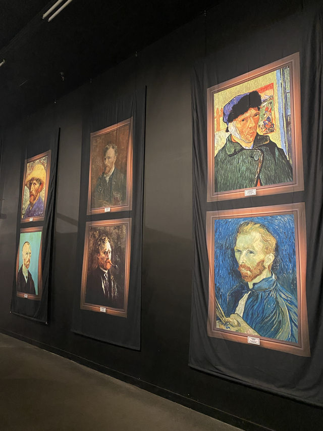 The immersive experience Van Gogh style 🌙🖌️