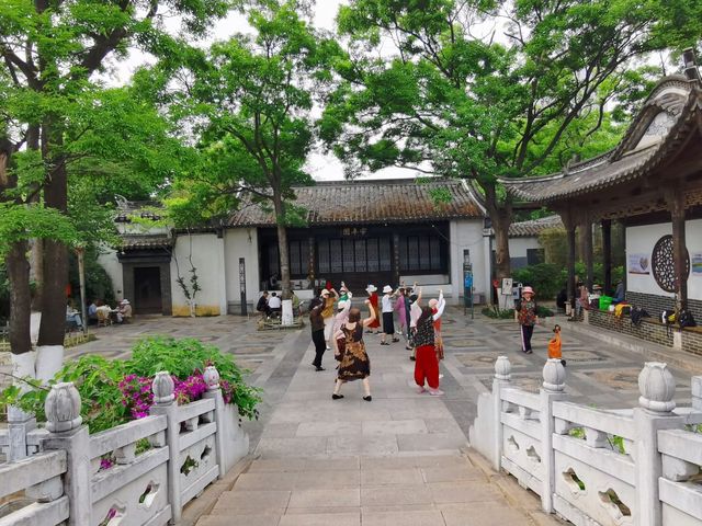 擁有歷史文化底蘊的昆明蓮花池公園