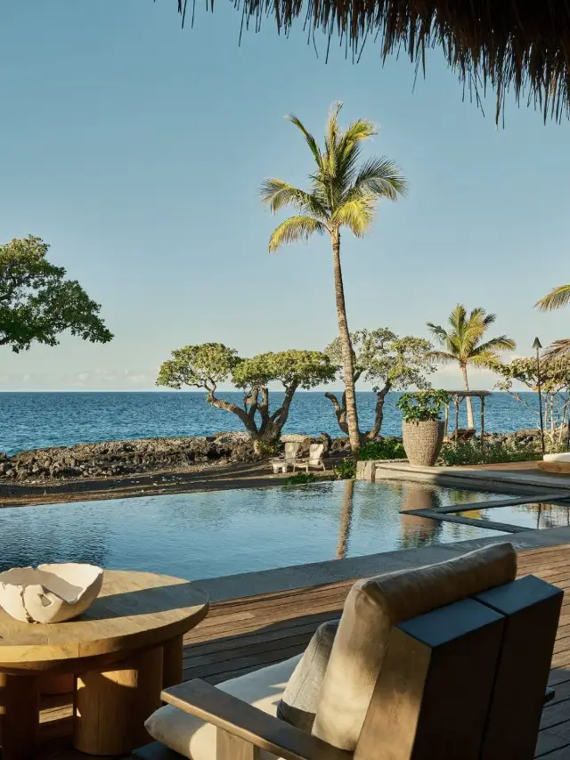 🌺 Hawaiian Hideaway: Kona Grand Resort's Luxe Rebirth 🌴