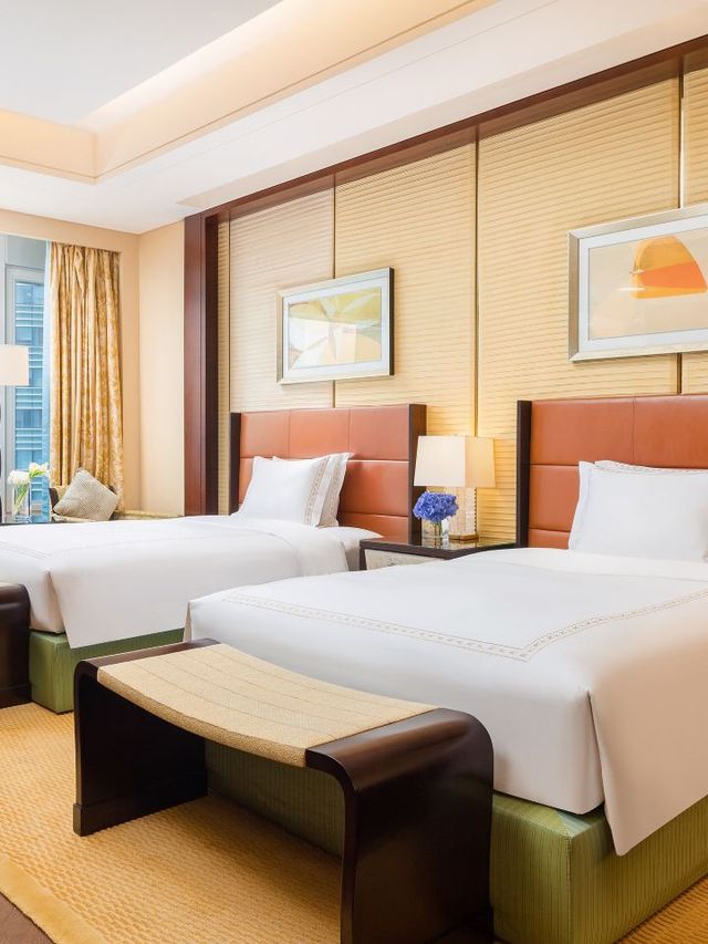 🌟 Shenzhen's Luxe Sleeps: Ritz-Carlton Revealed! 🏨✨