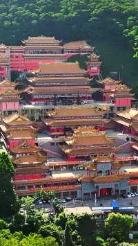 隱藏於東莞大嶺山鎮的一座雄偉壯觀的寺院。