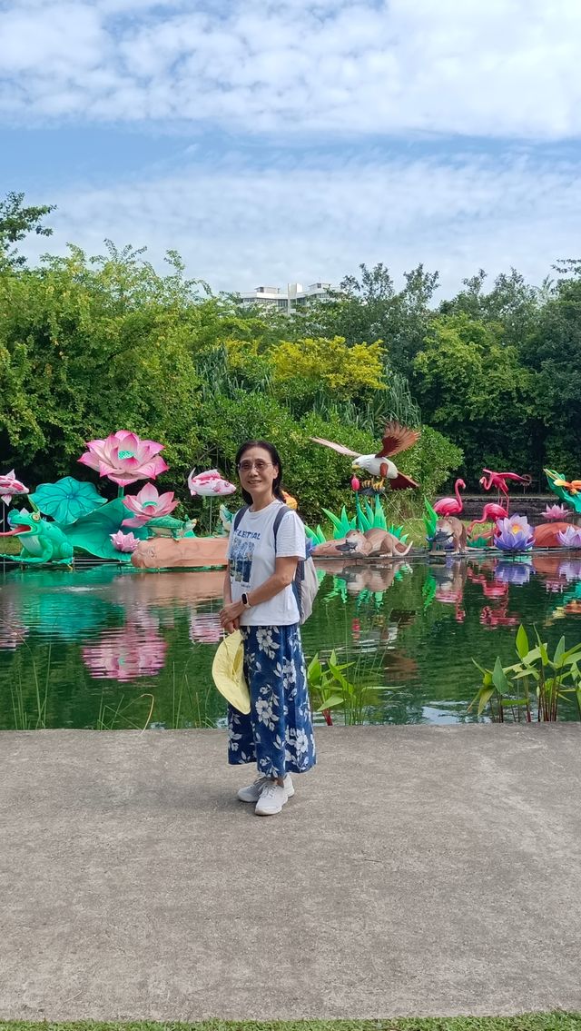 遊新加坡裕華園。