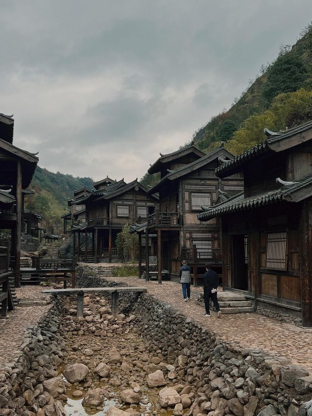 景點推薦打卡：九泄潭風景區。