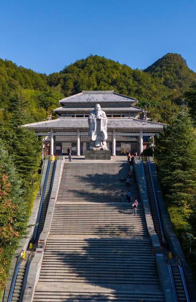 貴陽孔學堂，隱藏在青山綠水間的旅遊勝地。