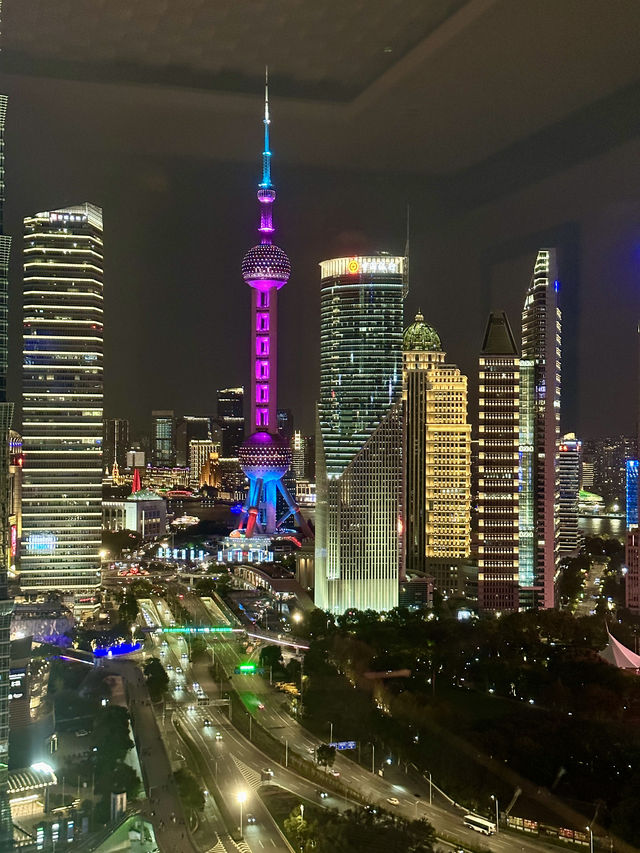 上海麗晶酒店東方明珠泳池。