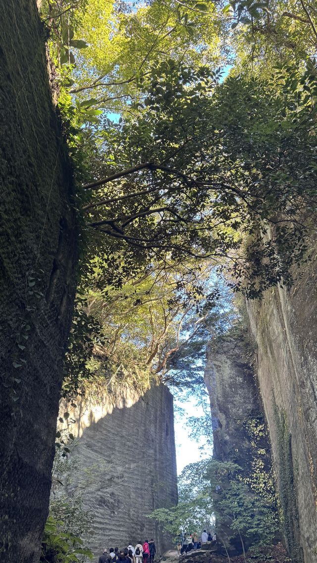日本三大名山之一千葉鋸山日本寺。