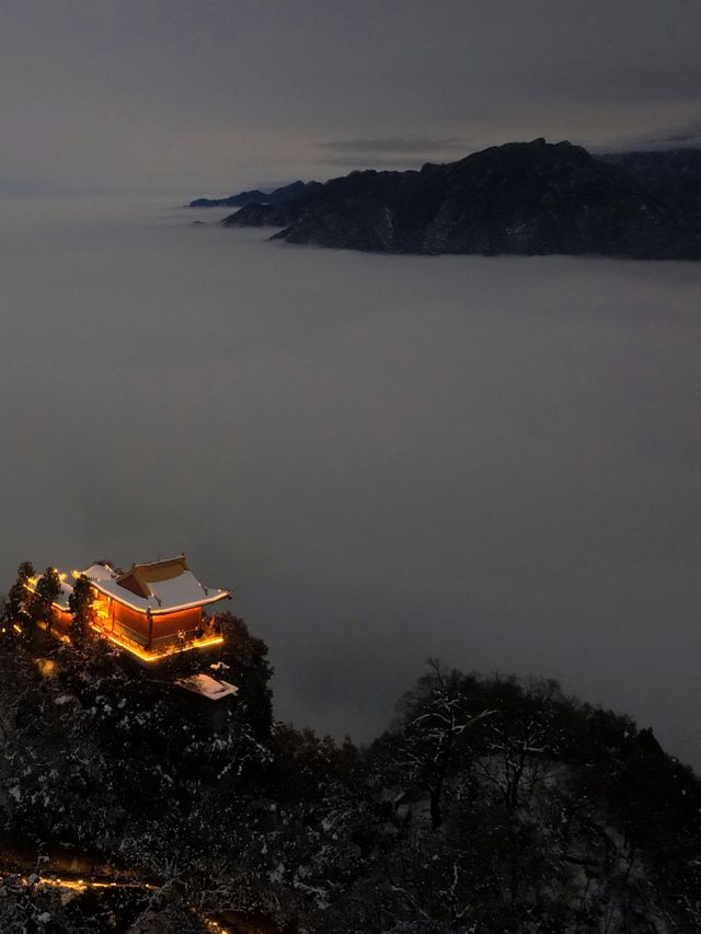 打卡陝西版的「雲頂天宮」。