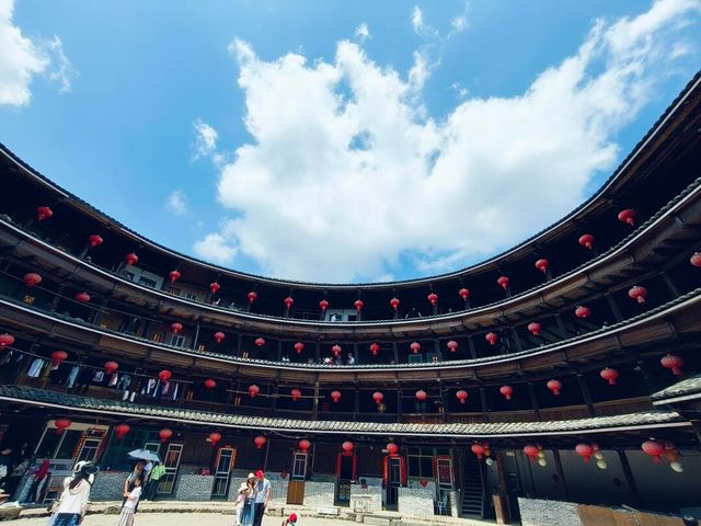 雲中圍城 | 福建土樓探秘年客家人的時光膠囊
