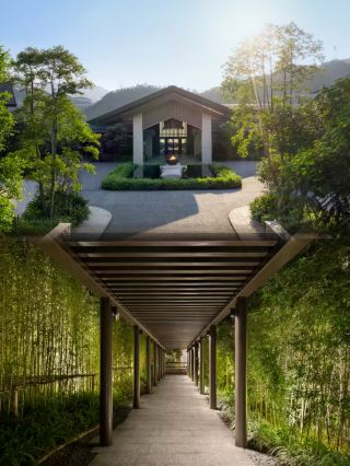 My husband sure knows how to pick! I declare this is the best hotel to stay in Qingyuan
