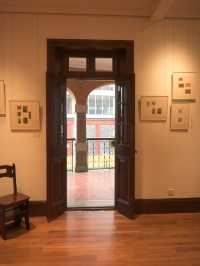 上海虹口区の巴金図書館で美しいクラシックの雰囲気とポストカードを作成しよう
