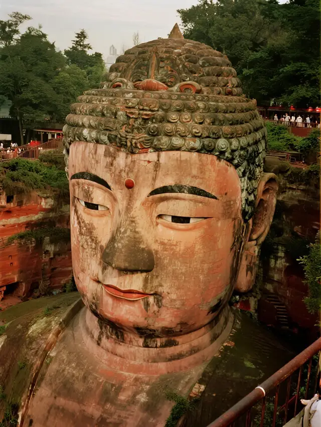 Family Trip to Leshan! Climbing the Giant Buddha + Food Tour Complete Guide, Kids Have a Blast All Day and Are Super Satisfied