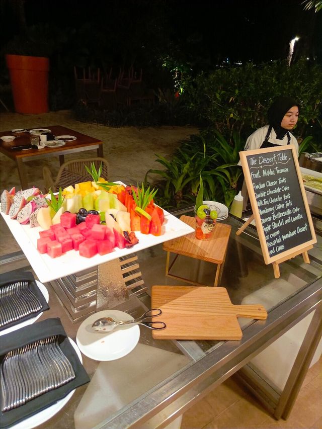 Family Delight at Lena Pizzaria's Golden Hour Buffet