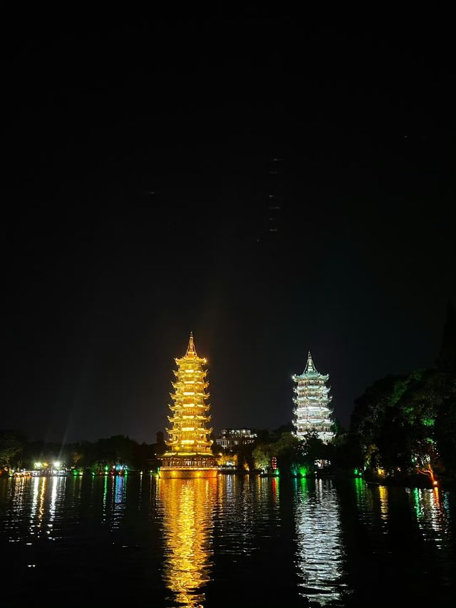 桂林金銀雙塔夜遊攻略
