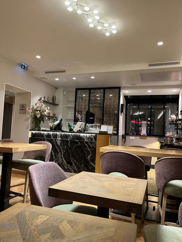 Must-Stay at Hotel des Artes Montmartre! Must-Stay at Hotel des Artes Montmartre!