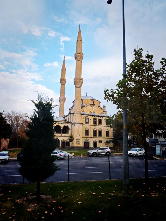 卡帕多奇亞奇幻之旅:從駱駝岩到洞穴瓦罐牛肉的沉浸式體驗 卡帕多奇亞奇幻之旅:從駱駝岩到洞穴瓦罐牛肉的沉浸式體驗