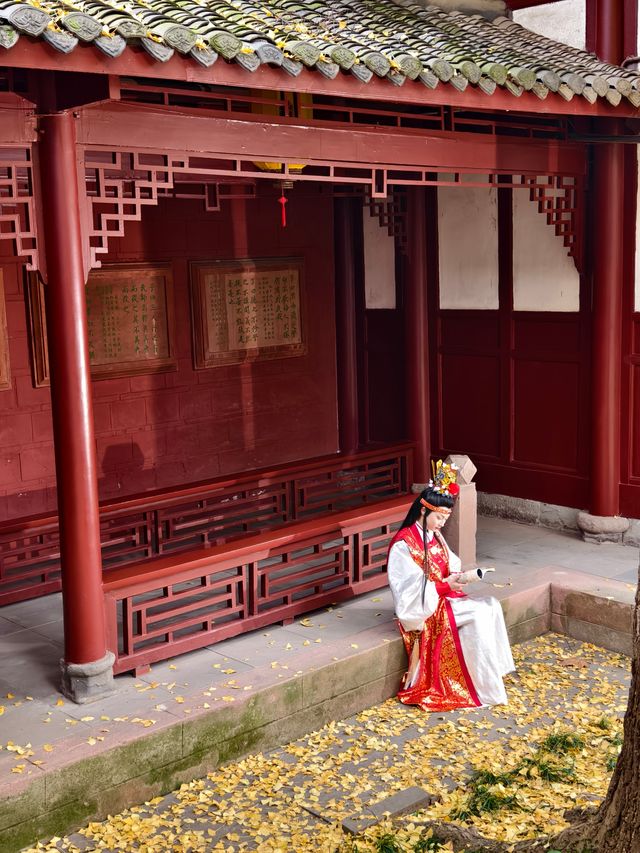 為了這扇秋日限定的窗，我專門去了趟崇州