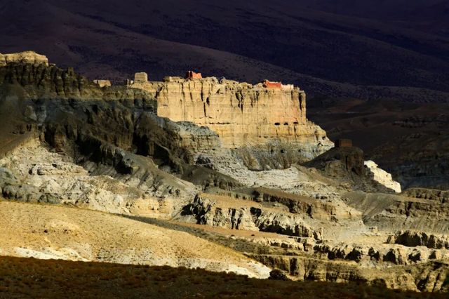 西藏秘境：皮央·東嘎石窟