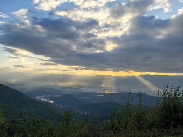 西昌瀘山.半日徒步爬山登頂全攻略 西昌瀘山.半日徒步爬山登頂全攻略