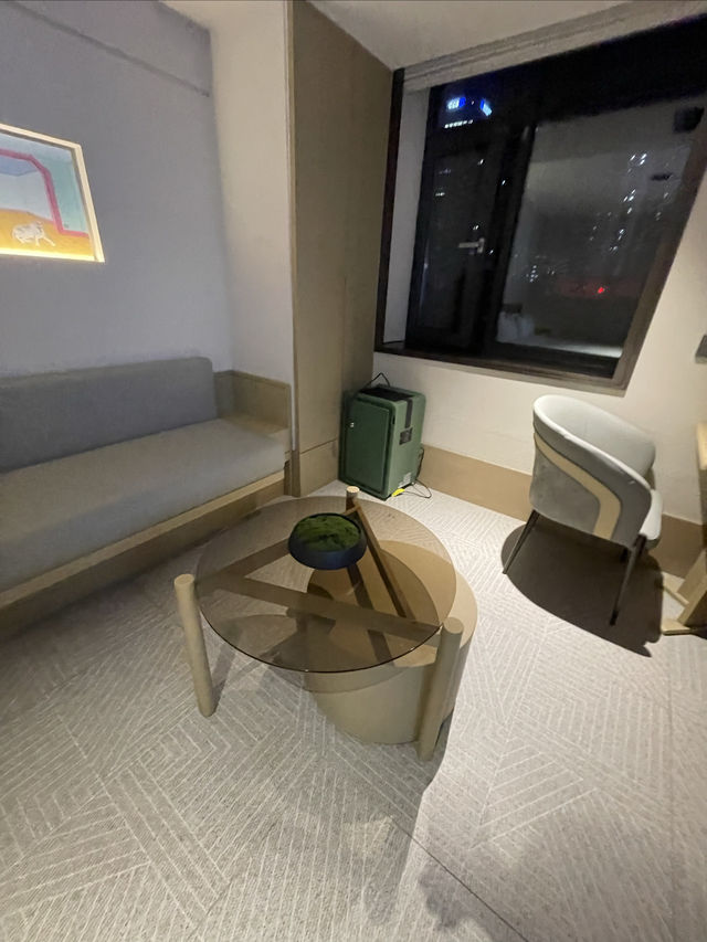 金塔藍天下佛光普照