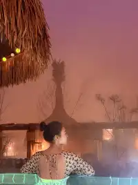 賽里木湖冬日限定粉色雪山