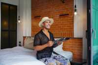 私享一池碧水,靜謐綠洲中甦醒